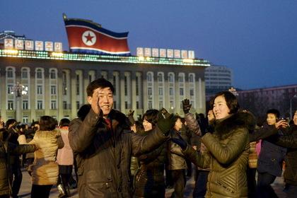 Жители КНДР после объявления сообщения об испытании водородной бомбы