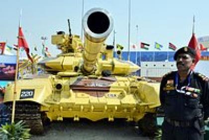 Ракеты, истребители и танки: какое оружие продает Россия и кто покупает его на миллиарды долларов?