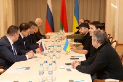 Россия и Украина провели первый раунд переговоров Переговоры между Россией и Украиной завер