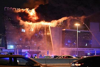Пожар в «Крокус Сити Холле» во время теракта 
