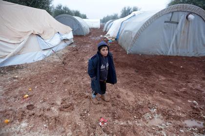 Мальчик из лагеря беженцев Баб Аль-Салам на сирийско-турецкой границе
