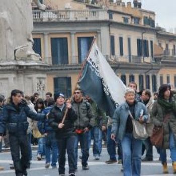 Италия: работники предприятий могут лишиться пособий