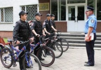 Луцких милиционеров пересадили на велосипеды