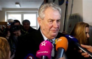 Президент Чехии считает, что правительство Нечаса должно уйти в отставку после скандала с обысками и арестами