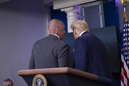 Дональд Трамп и его охранник