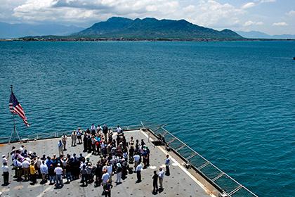 Корабль ВМС США в Камране, 2012  год