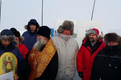 Дмитрий Рогозин (в центре)