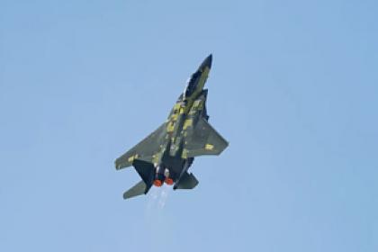 Тяжелый убийца ВВС США закупают аналог Су-57. Он станет самым вооруженным истребителем в мире