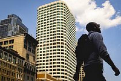 Работники во всем мире отказываются возвращаться с удаленки. Как желание работать дома бьет по экономике больших городов?