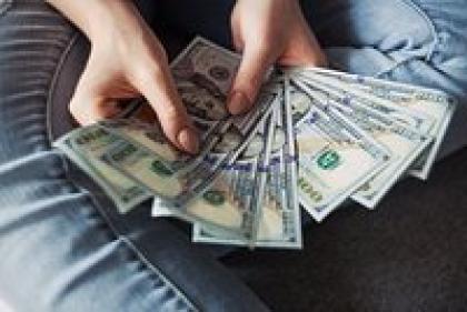 Курс доллара и евро обновил годовые максимумы 