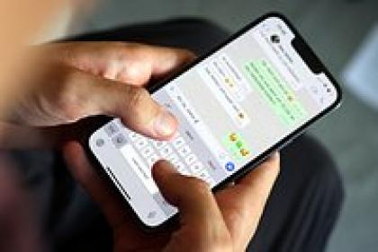 Дуров призвал держаться подальше от WhatsApp. Что стоит за этим заявлением и действительно ли мессенджер опасен?