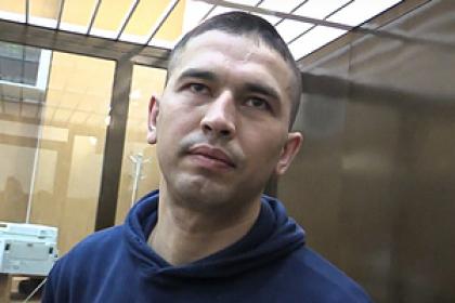 «Они ворвались с дубинками и стали бить» Россиянин убил трех человек, защищая семью. Почему суд признал его невиновным?
