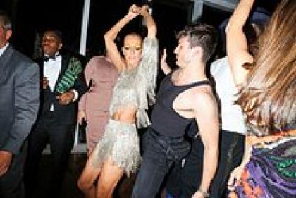 Селин Дион страдает от редкого синдрома. Что это за болезнь и почему легендарная певица больше не может петь?