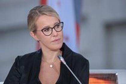 Собчак и Арестовича заметили вместе в Лондоне. Их встреча вызвала возмущение в России 