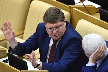 Андрей Исаев (слева)