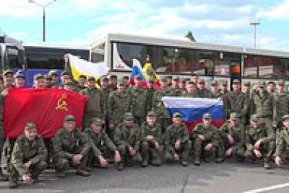 Россия и Украина начали самый масштабный обмен пленными за всю спецоперацию. Москва вернула 270 военных и десятки гражданских 