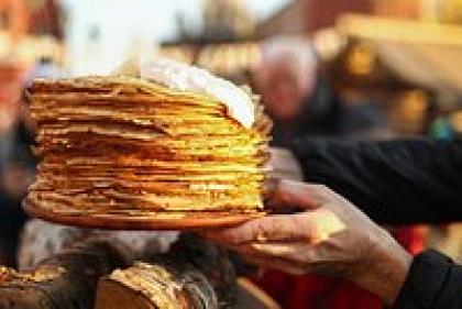Как приготовить блины на Масленицу в 2024 году: 7 простых и вкусных рецептов