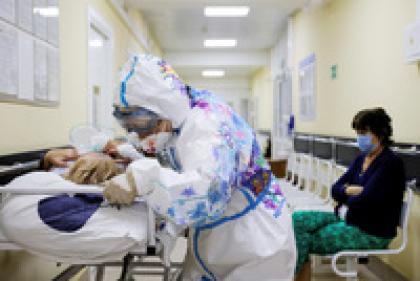 «Обоняние возвращается. Может быть, и тупость обратима?» Переболевшие COVID-19 психиатры — о последствиях коронавируса