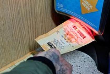 Таинственный игрок Джокер скупил все лотерейные билеты и заработал 60 миллионов долларов 