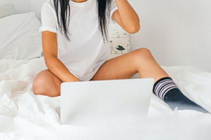 «Люди платят за это такие деньги?» На OnlyFans обнаружили детскую порнографию. Почему с этим никто не борется?