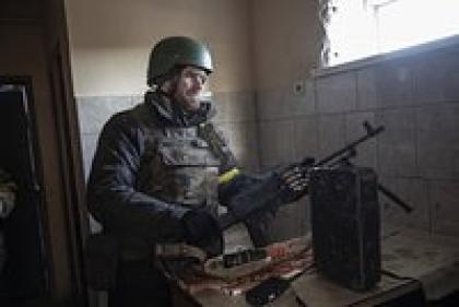Украину подозревают в незаконной перепродаже западного оружия. Чем закончится борьба Евросоюза и США с его контрабандой?