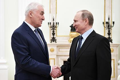 Президент Южной Осетии Леонид Тибилов и Владимир Путин