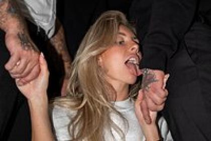 Порнозвезда Бонни Блю переспала с тысячей мужчин за 12 часов. Откуда она взялась и почему ее заблокировал даже OnlyFans?