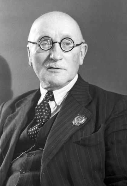 Игорь Эммануилович Грабарь (1871-1960) — живописец, реставратор, искусствовед, теоретик искусства, просветитель, музейный деятель, педагог