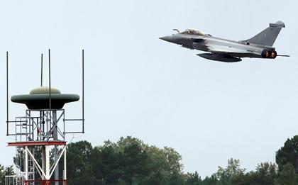 Истребитель Rafale на военной базе на юге Франции