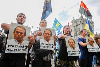 Контрольная зачистка. Зеленский решил избавиться от главного конкурента. Как дело Медведчука изменит украинскую политику?