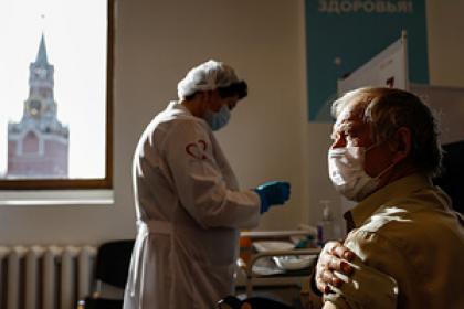 «Всегда будут несогласные» Некоторые россияне отрицают коронавирус и не хотят прививаться. Как их переубедить?