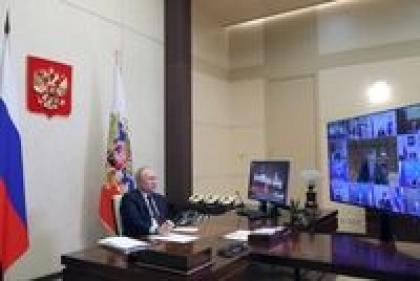 Путин дал поручения по развитию Арктики. Поставки продуктов, санкции и экология: что ждет Север России?