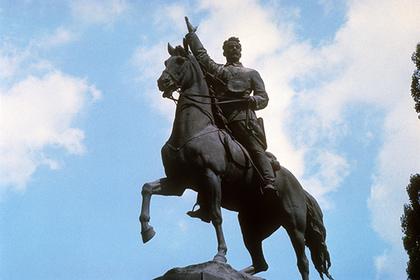 Памятник Николаю Щорсу в Киеве, 1977 год Описание: Украинская ССР. Киев. Памятник герою гражданской войны Николаю Щорсу. Фото Эдуарда Котлякова /Фотохроника ТАСС/