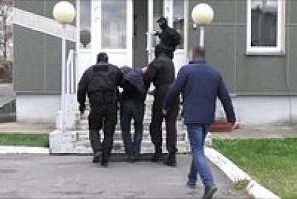 В России массово поджигают военкоматы. Как телефонные мошенники толкают людей на эти преступления?