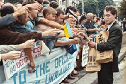 «Весь мир будет выглядеть иначе» 30 лет назад начался распад СССР. Почему этот процесс не закончился до сих пор?