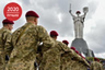  Украина. Киев. 9 мая 2017. Во время торжеств у монумента "Родина-мать" по случаю 72-й годовщины Победы над нацизмом. 