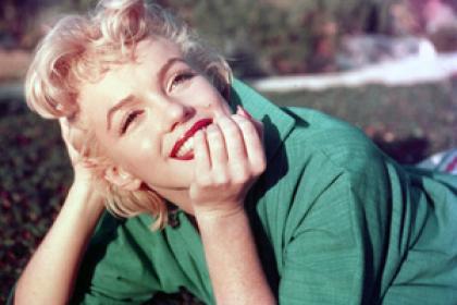 Роковой блонд  Как завоевать мир благодаря цвету волос, ничем не рискуя