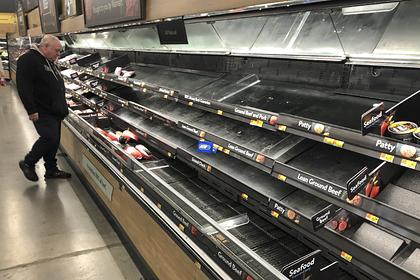 Опустевшие полки Walmart