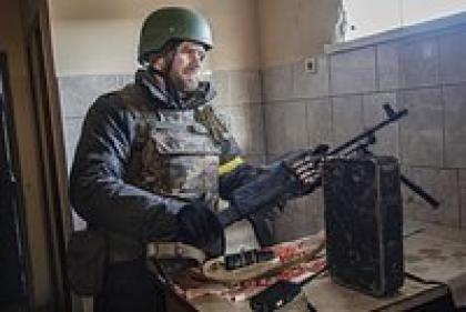 Украину подозревают в незаконной перепродаже западного оружия. Чем закончится борьба Евросоюза и США с его контрабандой?
