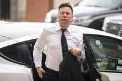 Первый после Маска. Кто управляет делами владельца Tesla и помогает ему очернять врагов?