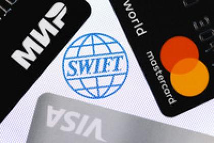 Запад обсуждает отключение России от SWIFT. Стоит ли этого бояться и как это отразится на жизни людей?