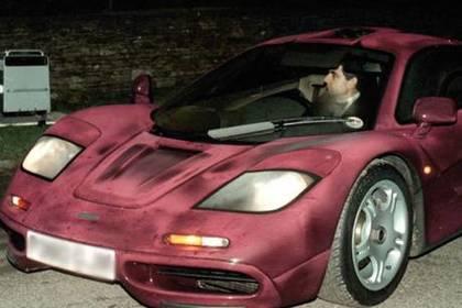 Роуэн Аткинсон за рулем McLaren F1 GTR