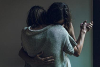 Кто такой абьюзер? Как распознать признаки эмоционального насилия со стороны партнера и противостоять абьюзу