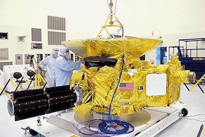 Станция New Horizons в сборочном зале
