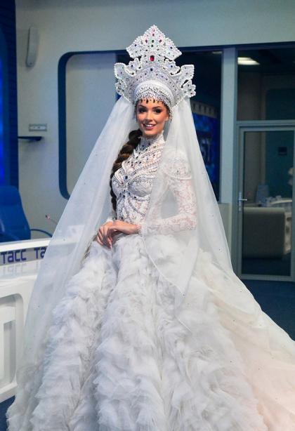 Маргарита Голубева в костюме «Царевна-Лебедь»