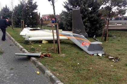 Место крушения вертолета в Стамбуле
