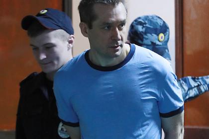 Дмитрий Захарченко (в центре)
