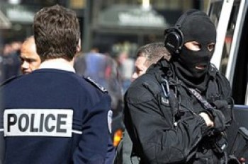 Во Франции террорист снова захватил заложников