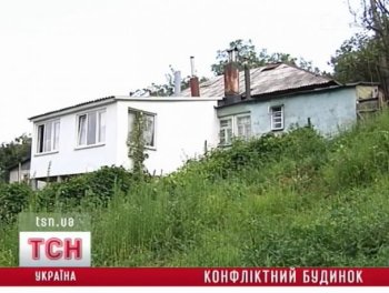 Старожилы Печерска считают, что богачи их выживают с помощью милиции