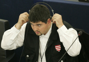 Лидер крайне правой венгерской партии подал в отставку из-за скандала с его еврейскими корнями